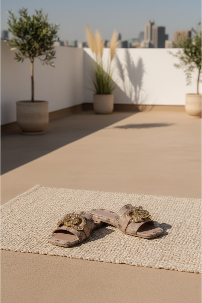 Sandalias Elegance Gold versátiles para mujer, planas clásicas de hebilla metálica, casuales de verano, para conjuntos informales y elegantes