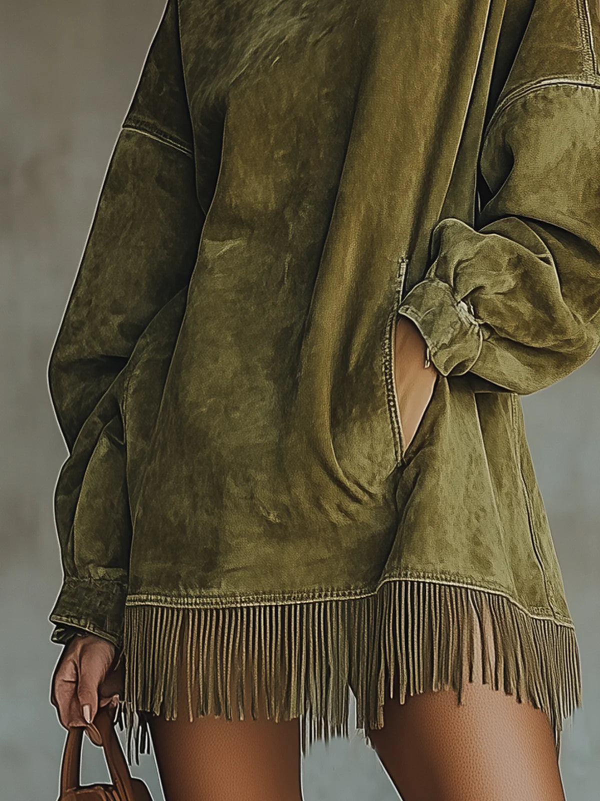 Gabrielle | Vestido de ante con cuello alto y flecos
