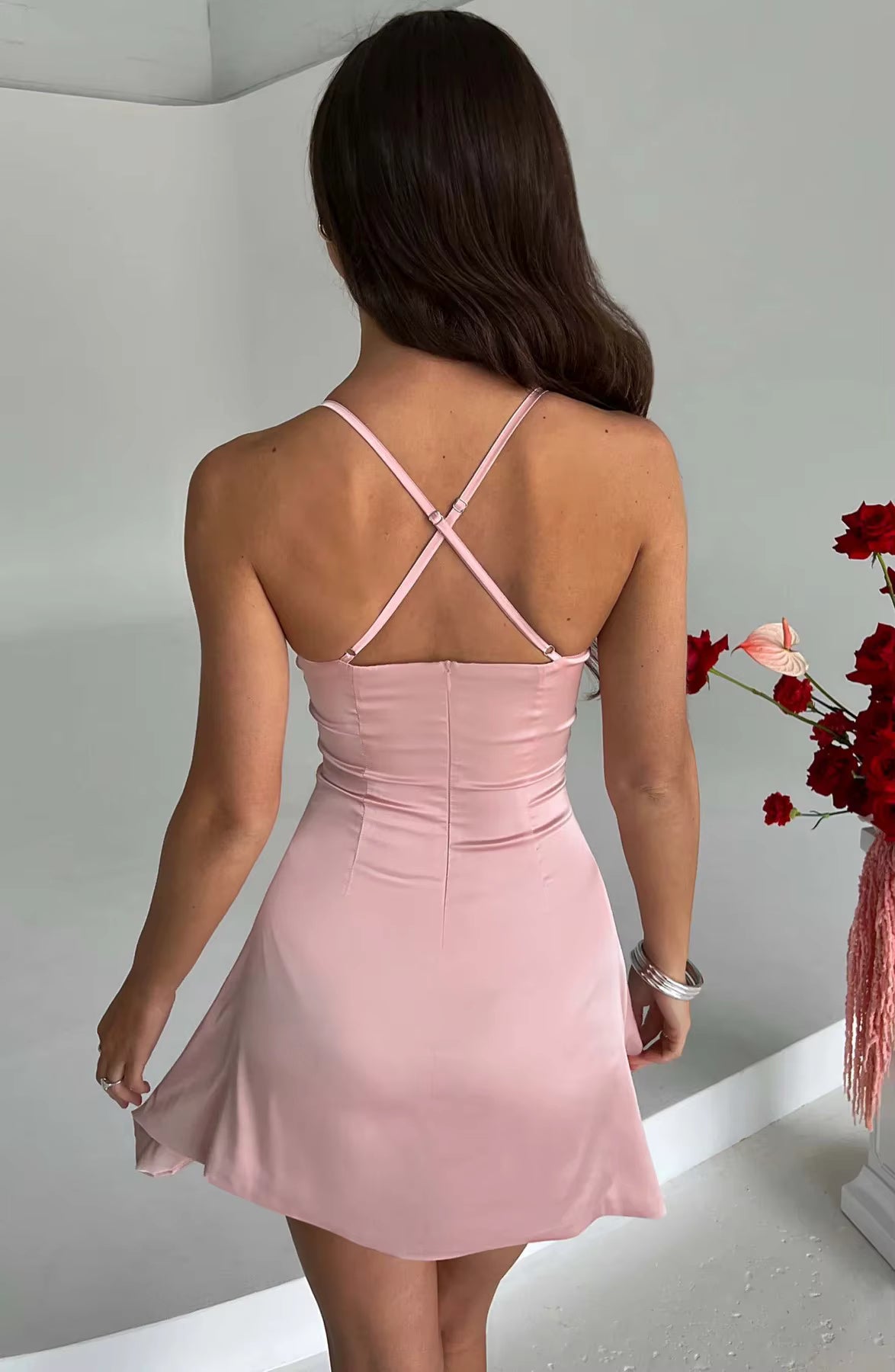 Vestido Sophia  mini de verano de verano con escote en V y sin espalda, moda transfronteriza de color sólido